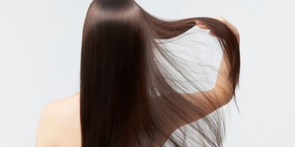 Lối sống ảnh hưởng trực tiếp đến sức khỏe mái tóc.