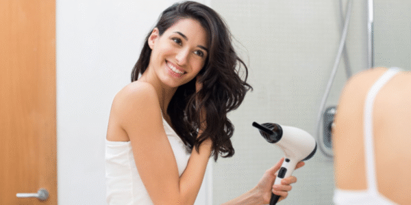 Tóc Chẻ Ngọn Có Nên Cắt Không? Cách Chăm Sóc Hiệu Quả